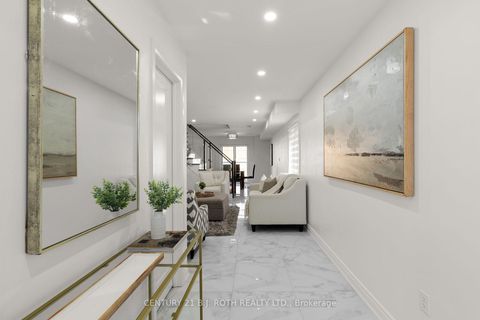 Photo 3 at 33 Brown Bear Street, Rural Barrie Southwest, Barrie