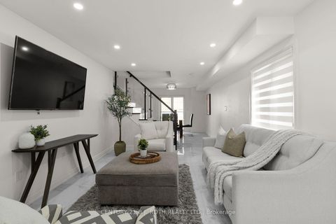 Photo 4 at 33 Brown Bear Street, Rural Barrie Southwest, Barrie