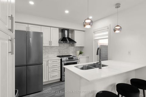 Photo 7 at 33 Brown Bear Street, Rural Barrie Southwest, Barrie