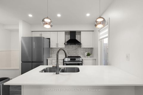 Photo 8 at 33 Brown Bear Street, Rural Barrie Southwest, Barrie