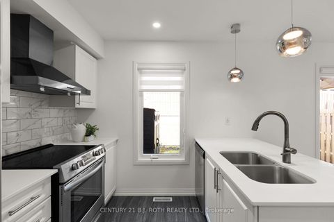 Photo 11 at 33 Brown Bear Street, Rural Barrie Southwest, Barrie