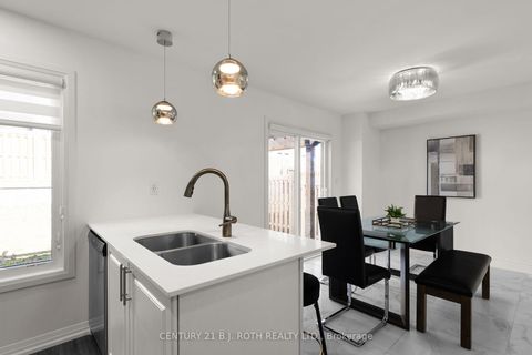 Photo 12 at 33 Brown Bear Street, Rural Barrie Southwest, Barrie