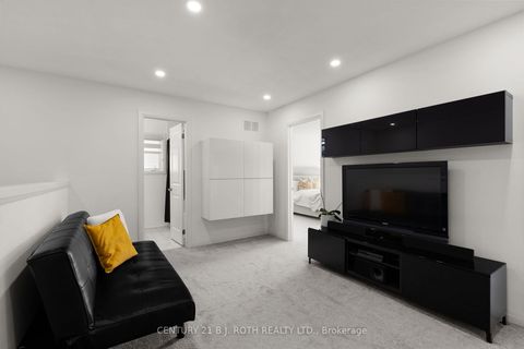 Photo 15 at 33 Brown Bear Street, Rural Barrie Southwest, Barrie