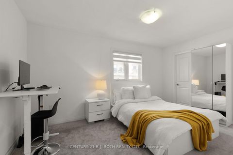 Photo 16 at 33 Brown Bear Street, Rural Barrie Southwest, Barrie