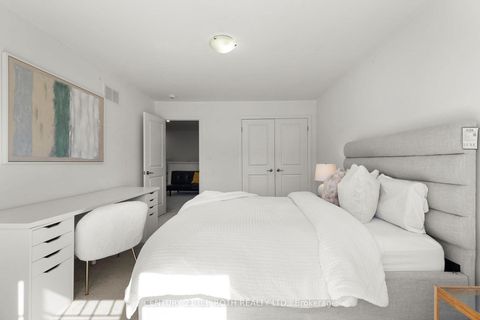 Photo 21 at 33 Brown Bear Street, Rural Barrie Southwest, Barrie