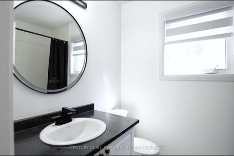 Photo 22 at 33 Brown Bear Street, Rural Barrie Southwest, Barrie