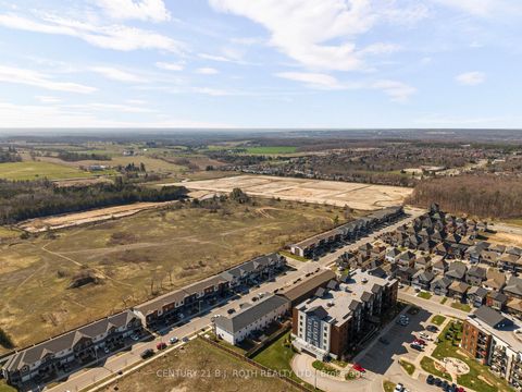 Photo 27 at 33 Brown Bear Street, Rural Barrie Southwest, Barrie