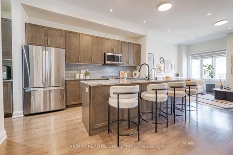 Photo 23 at 10 Hesperus Road, Patterson, Vaughan