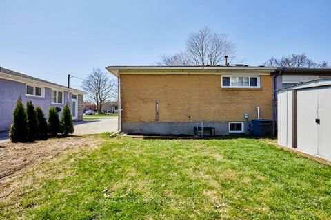 Photo 5 at 319 Dovedale Drive, Downtown Whitby, Whitby