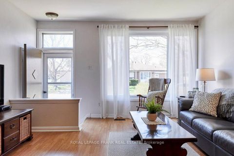 Photo 6 at 319 Dovedale Drive, Downtown Whitby, Whitby