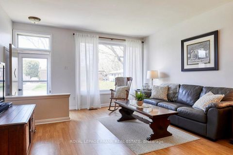 Photo 7 at 319 Dovedale Drive, Downtown Whitby, Whitby