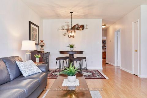 Photo 10 at 319 Dovedale Drive, Downtown Whitby, Whitby