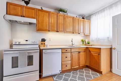 Photo 12 at 319 Dovedale Drive, Downtown Whitby, Whitby