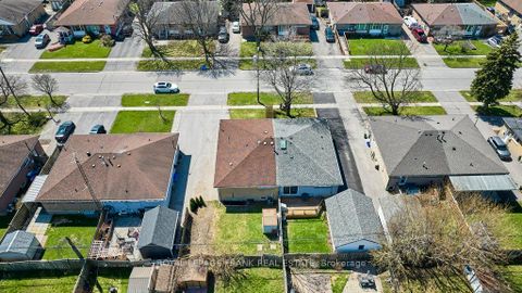 Photo 33 at 319 Dovedale Drive, Downtown Whitby, Whitby