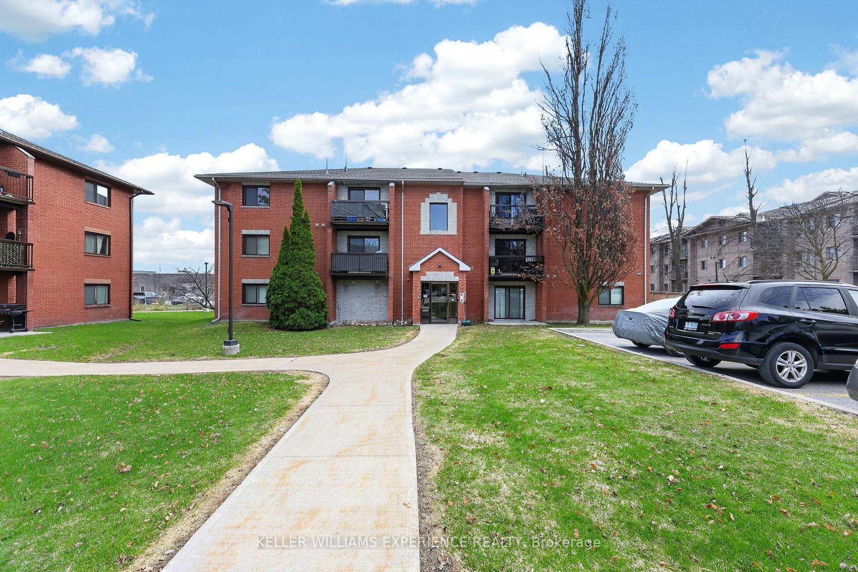 C4 - 183 Edgehill Drive, Letitia Heights, Barrie photo number 2