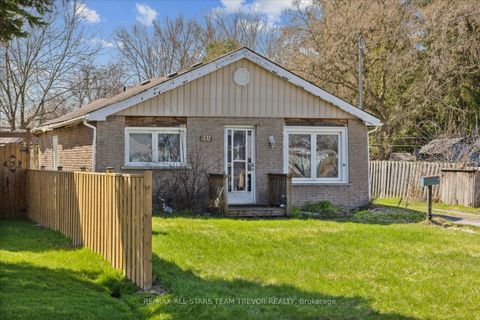 Photo 2 at 331 Hollywood Drive, Keswick South, Georgina