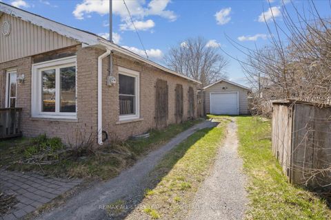 Photo 3 at 331 Hollywood Drive, Keswick South, Georgina