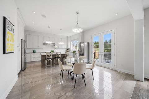 Photo 10 at 19 Painted Pony Trail, Kleinburg, Vaughan