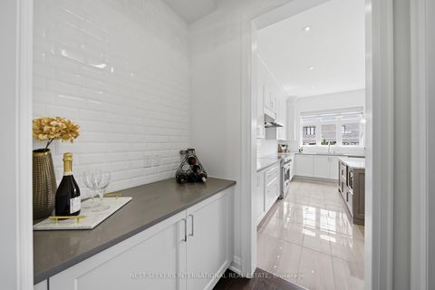 Photo 22 at 19 Painted Pony Trail, Kleinburg, Vaughan