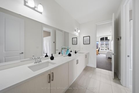 Photo 31 at 19 Painted Pony Trail, Kleinburg, Vaughan