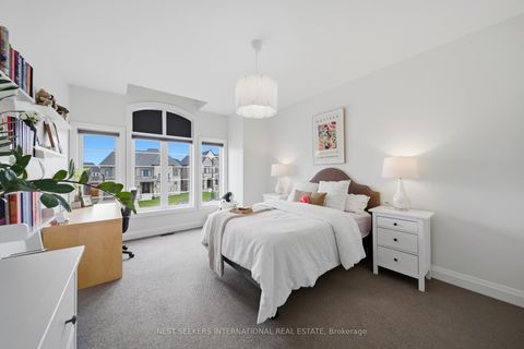 Photo 32 at 19 Painted Pony Trail, Kleinburg, Vaughan