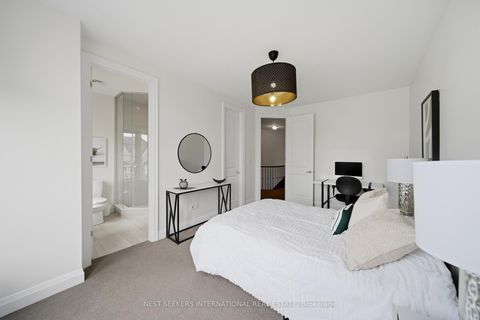 Photo 35 at 19 Painted Pony Trail, Kleinburg, Vaughan