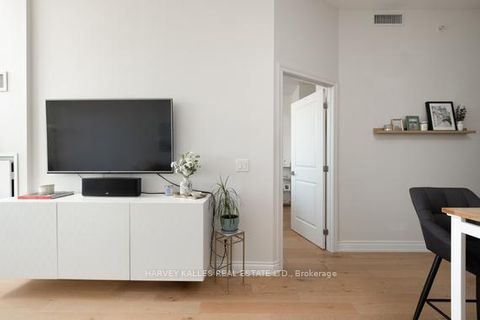 Photo 8 at 709 - 23 Glebe Road W, Eglinton, Toronto