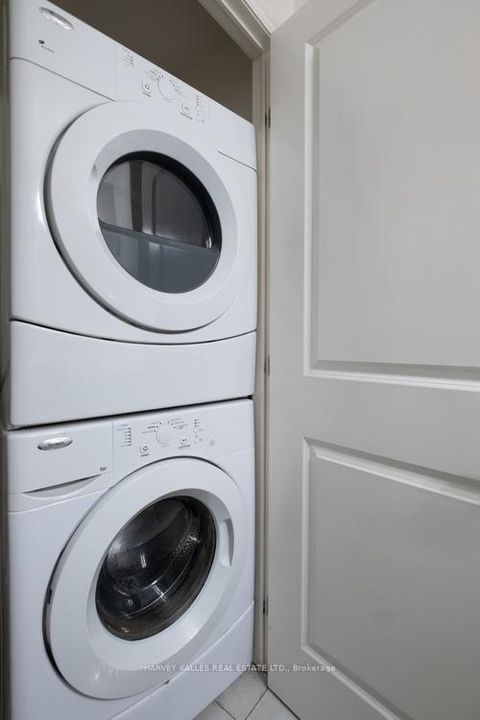 Photo 19 at 709 - 23 Glebe Road W, Eglinton, Toronto