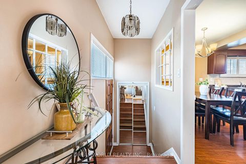 Photo 8 at 194 Giltspur Drive, Jane Heights, Toronto