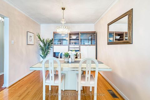 Photo 12 at 194 Giltspur Drive, Jane Heights, Toronto