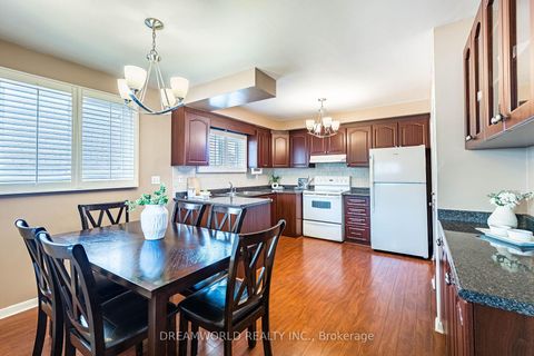 Photo 13 at 194 Giltspur Drive, Jane Heights, Toronto