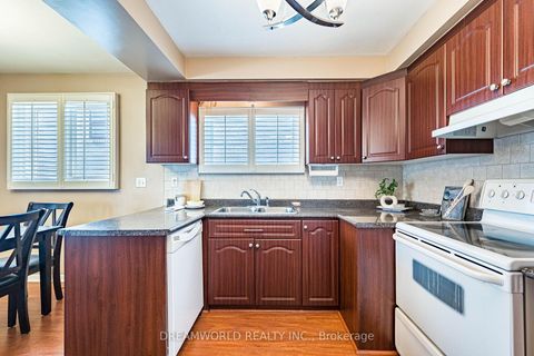 Photo 17 at 194 Giltspur Drive, Jane Heights, Toronto