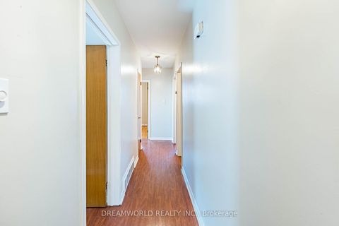 Photo 20 at 194 Giltspur Drive, Jane Heights, Toronto