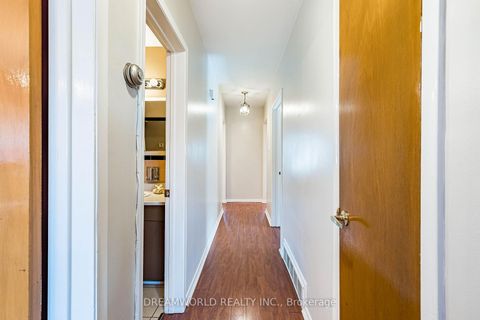 Photo 22 at 194 Giltspur Drive, Jane Heights, Toronto