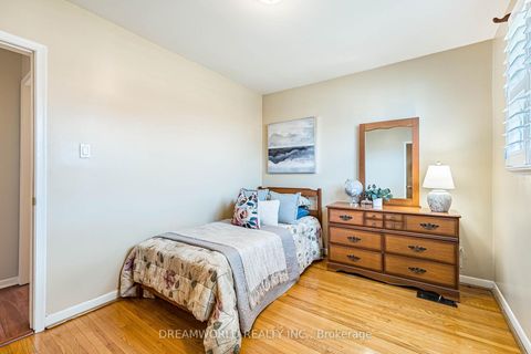 Photo 24 at 194 Giltspur Drive, Jane Heights, Toronto