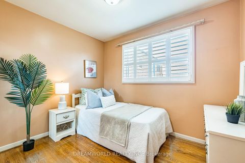 Photo 25 at 194 Giltspur Drive, Jane Heights, Toronto