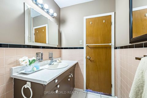 Photo 27 at 194 Giltspur Drive, Jane Heights, Toronto