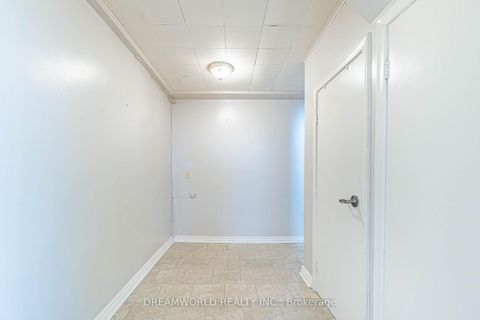 Photo 31 at 194 Giltspur Drive, Jane Heights, Toronto