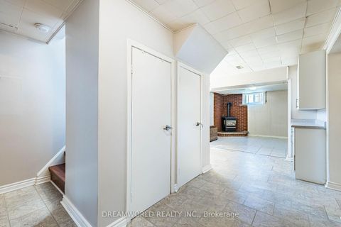 Photo 32 at 194 Giltspur Drive, Jane Heights, Toronto