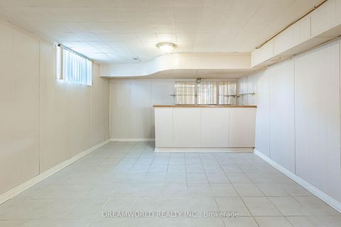 Photo 36 at 194 Giltspur Drive, Jane Heights, Toronto