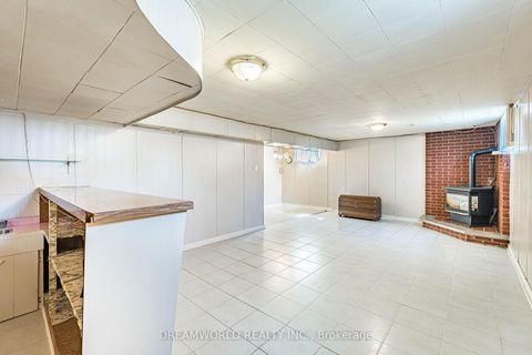 Photo 38 at 194 Giltspur Drive, Jane Heights, Toronto