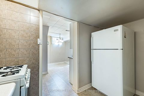 Photo 42 at 194 Giltspur Drive, Jane Heights, Toronto