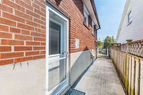 Photo 46 at 194 Giltspur Drive, Jane Heights, Toronto