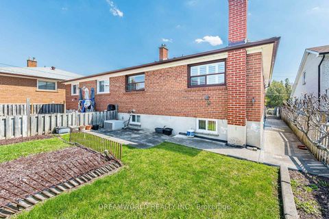 Photo 49 at 194 Giltspur Drive, Jane Heights, Toronto
