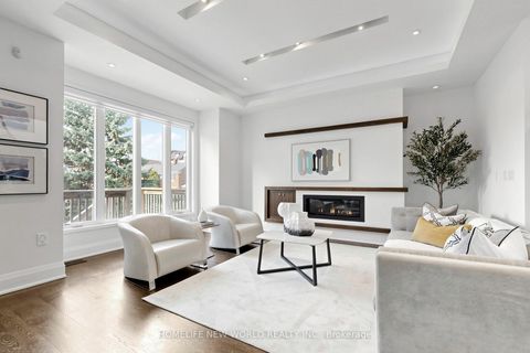 Photo 3 at 220 Roe Avenue, Nortown, Toronto