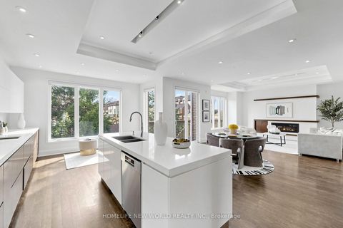 Photo 7 at 220 Roe Avenue, Nortown, Toronto