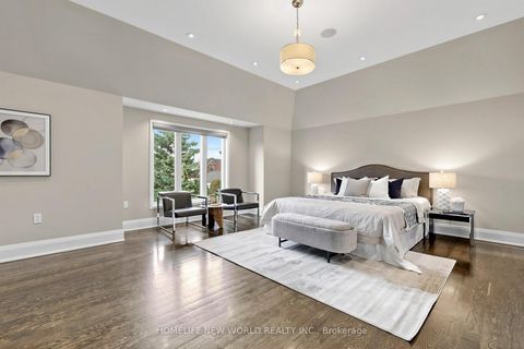 Photo 12 at 220 Roe Avenue, Nortown, Toronto