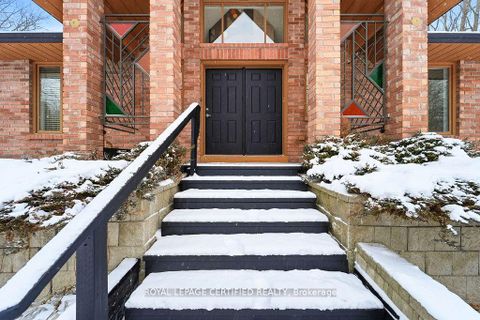 Photo 2 at 103 Sibbald Crescent, Sutton & Jackson's Point, Georgina