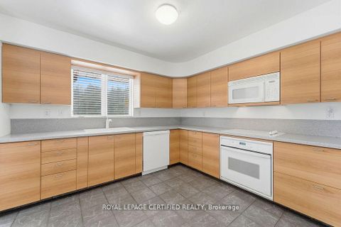 Photo 16 at 103 Sibbald Crescent, Sutton & Jackson's Point, Georgina