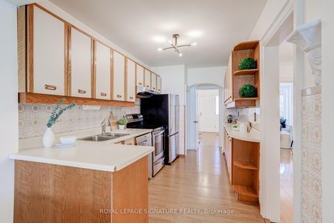 Photo 6 at 138 Melrose Avenue, Lawrence Park North, Toronto